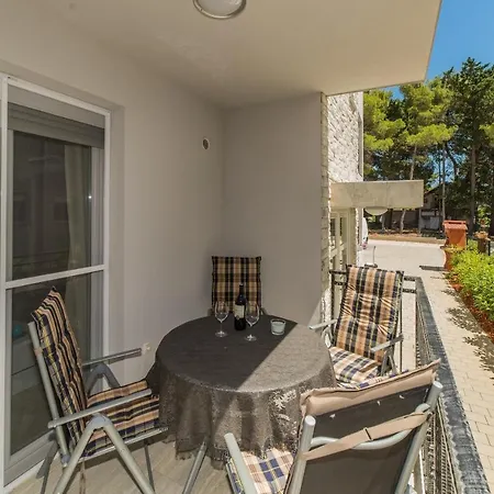 With Parking Space - 18550 * 维尔