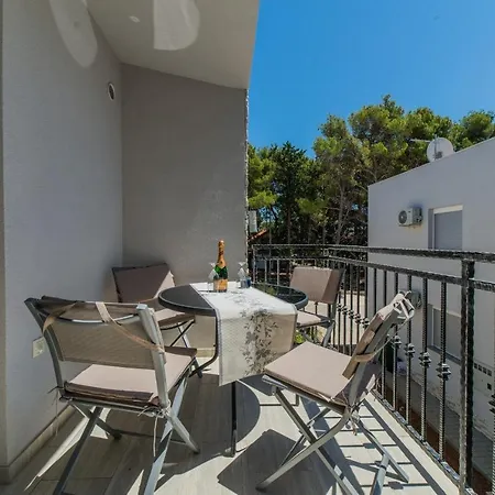 With Parking Space - 18550 Lejlighed *