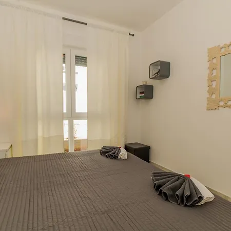 Apartment With Parking Space - 18550 *