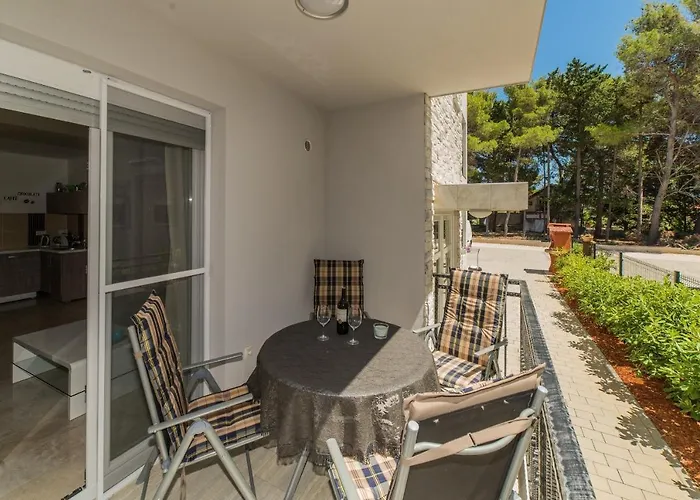 With Parking Space - 18550 * 维尔