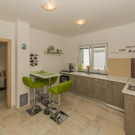 With A Parking Space - 18550 Apartment Vir