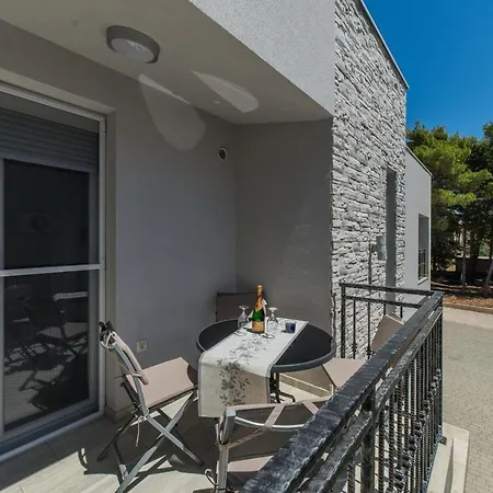 Appartement With Parking Space - 18550 Vir