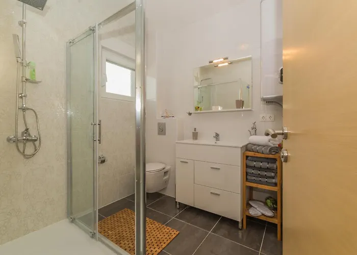 Appartement With Parking Space - 18550 Vir