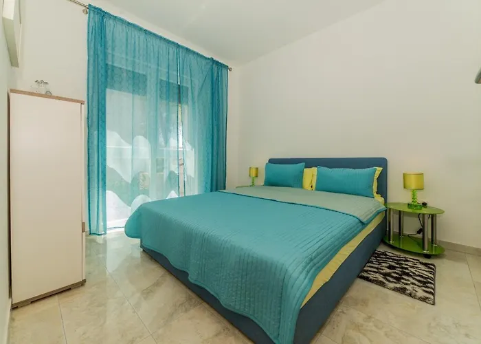 With Parking Space - 18550 Apartman