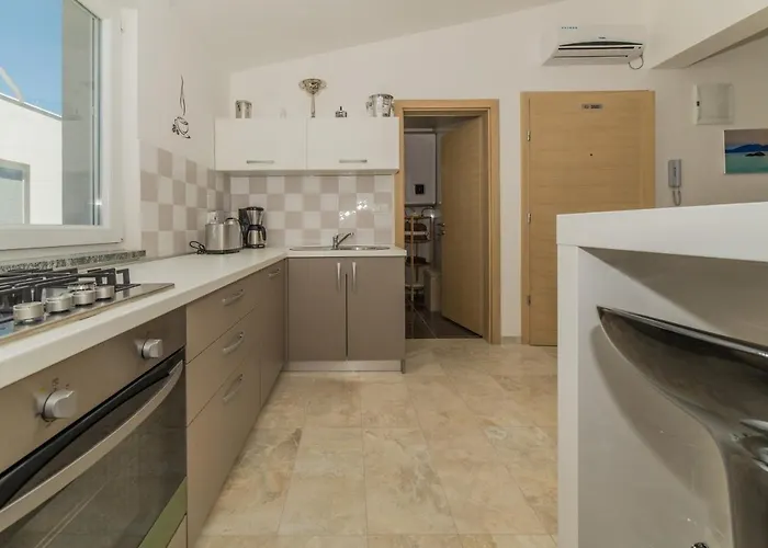 With Parking Space - 18550 Appartement *